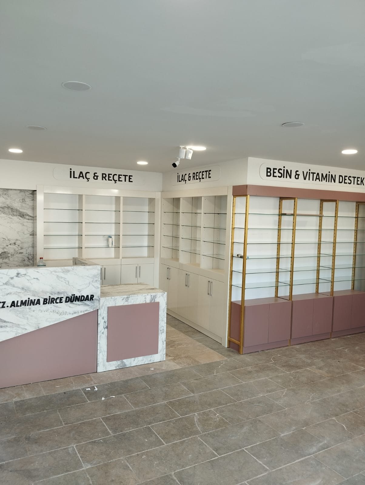 Eczane kasa ve vitrin ünitesi